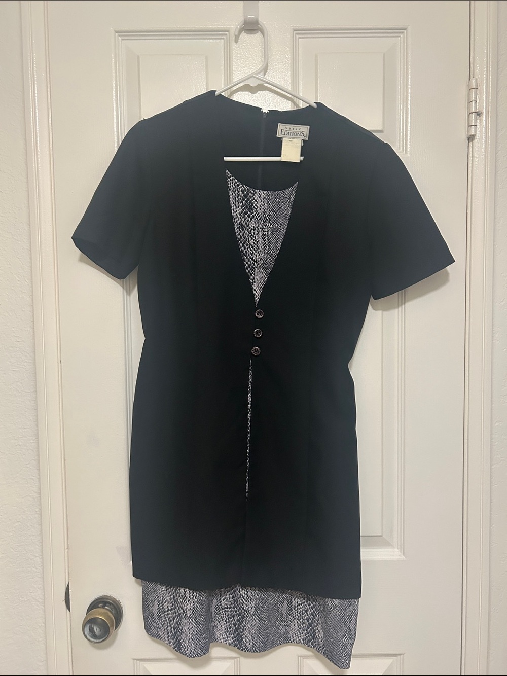 Black Short-Sleeve Layered Dress with Gray Snake Patterned Underlay